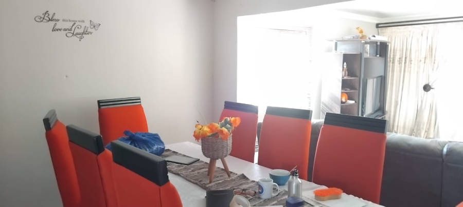2 Bedroom Property for Sale in Phakamisa Eastern Cape